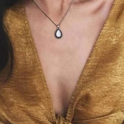 Levency Simple Drop Necklace New In