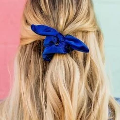Levency New In Bow Velvet Scrunchie