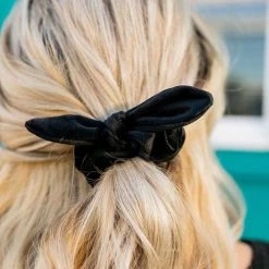 Levency New In Bow Velvet Scrunchie