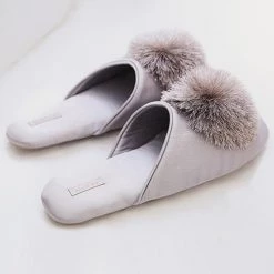 Levency Tassels Pom Pom Slipper
