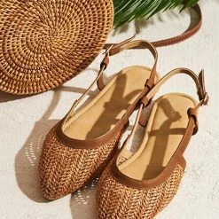 Levency New In Buckel Strap Flat Sandals