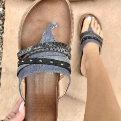 Levency Carina Flats Sandals New In