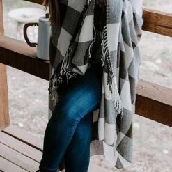 Levency Plaid Tassles Scarf