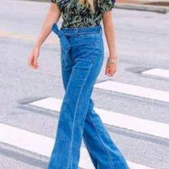 Levency Belted Loose High Waist Jeans