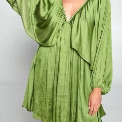 Levency Deep V-Neck Batwing Sleeve Ruffle Loose Dress New In 28 Levency Deep V-Neck Batwing Sleeve Ruffle Loose Dress New In