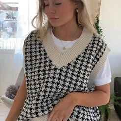 Levency Houndstooth V Neck Vest