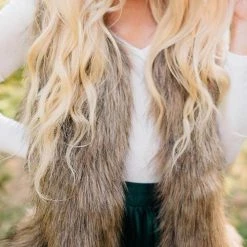 Levency Pockets Sleeveless Faux Fur Vest New In