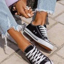 Levency Classical Lace Up Canvas Sneakers