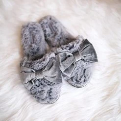 Levency New In Bow Fuzzy Slipper