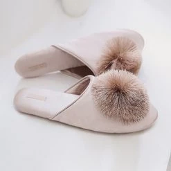 Levency Tassels Pom Pom Slipper