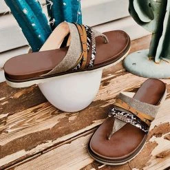 Levency Carina Flats Sandals New In