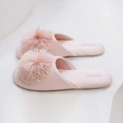 Levency Tassels Pom Pom Slipper