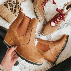 Levency New In Vintage Wedge Non Shell Boots