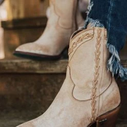 Levency New In Slip On Mid Chunky Heels Boots