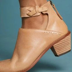 Levency Chunky Heel Zipper Ankle Booties