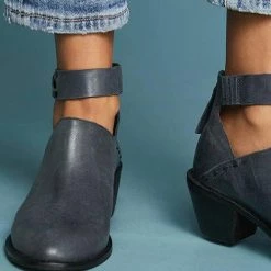 Levency Chunky Heel Zipper Ankle Booties