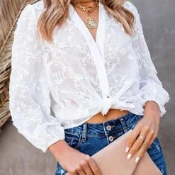 Levency Heer Floral Embroidery Button Top