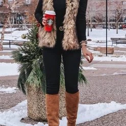 Levency Pockets Sleeveless Faux Fur Vest New In