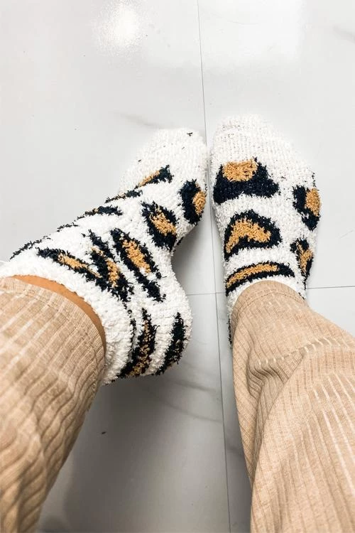 Levency New In Leopard Pattern Coral Fleece Socks 7 Levency New In Leopard Pattern Coral Fleece Socks